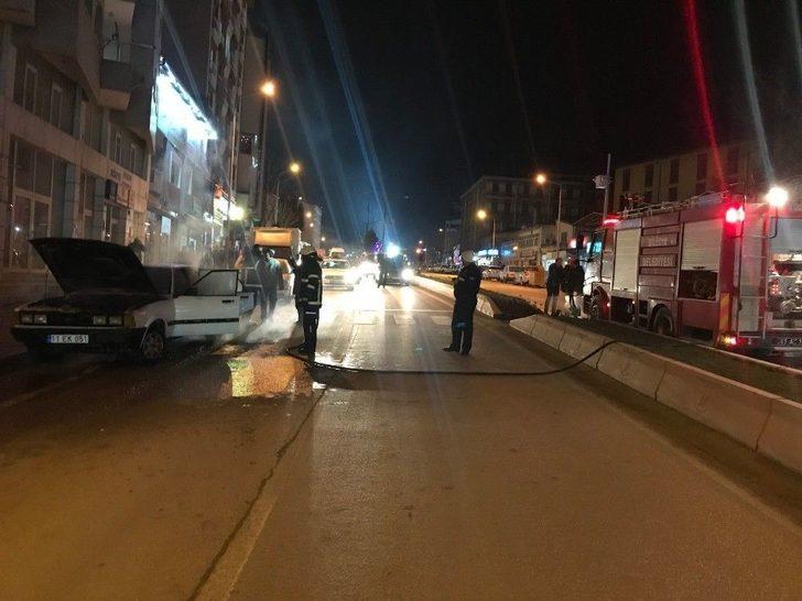 Park Halindeki Aracını Çalıştırmasıyla Alev Alması Bir Oldu G4