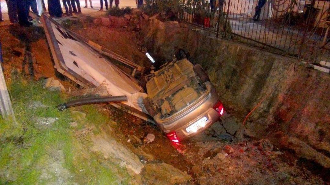 Hastaneye Giderken Kaza Yaptılar: 4 Yaralı