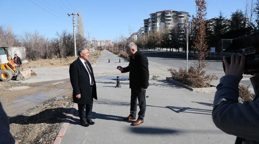Niğde Belediyesi Yaya Geçitlerini Düzenliyor