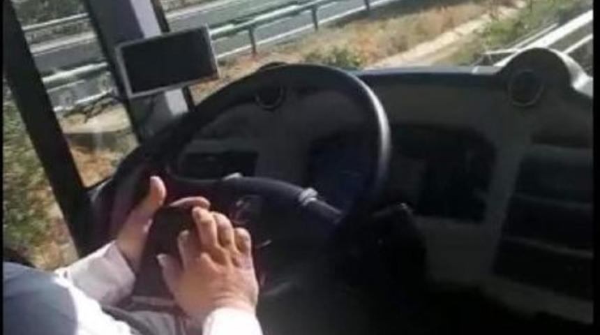 Cep Telefonuyla Oynayan Şof&ouml;r Işten &Ccedil;ıkartıldı