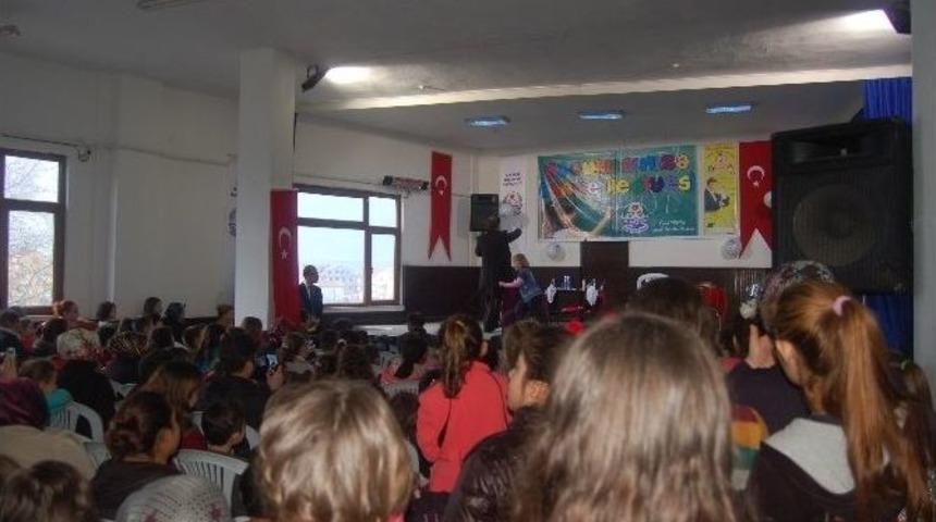 Lapseki&rsquo;de &Ccedil;ocuklara Karne Hediyesi