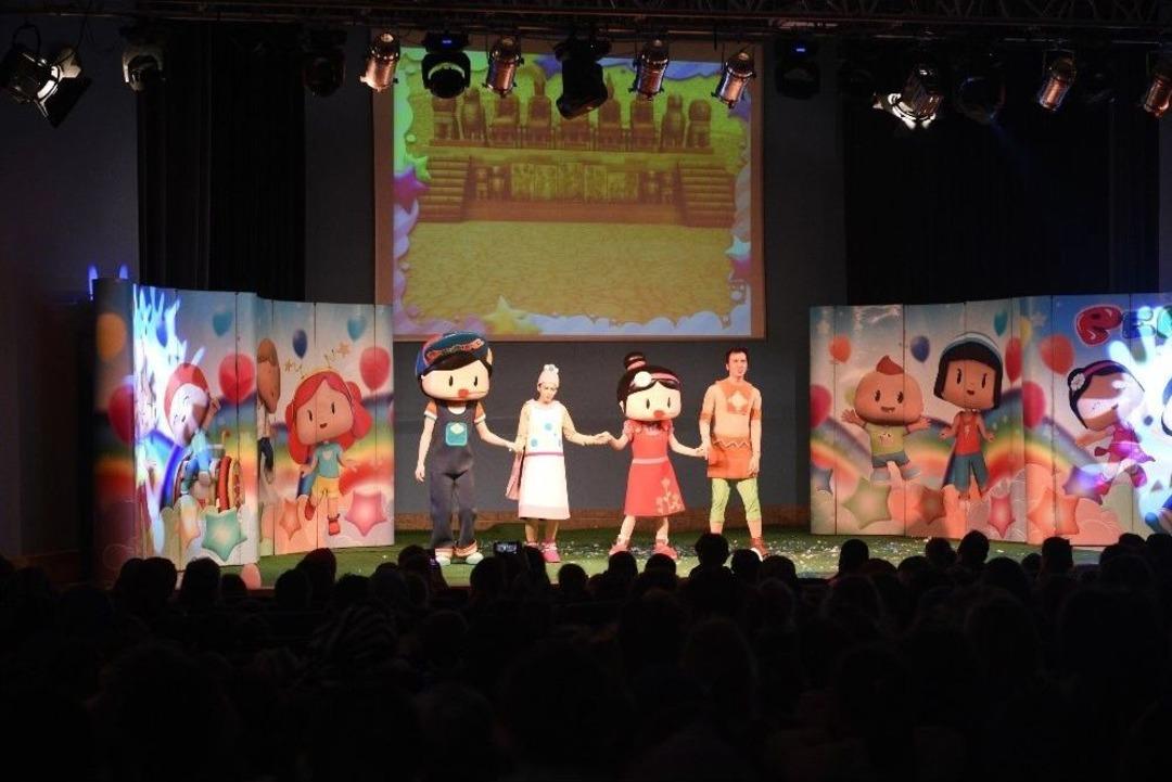 4 Bin &Ccedil;ocuk Tiyatro İzledi