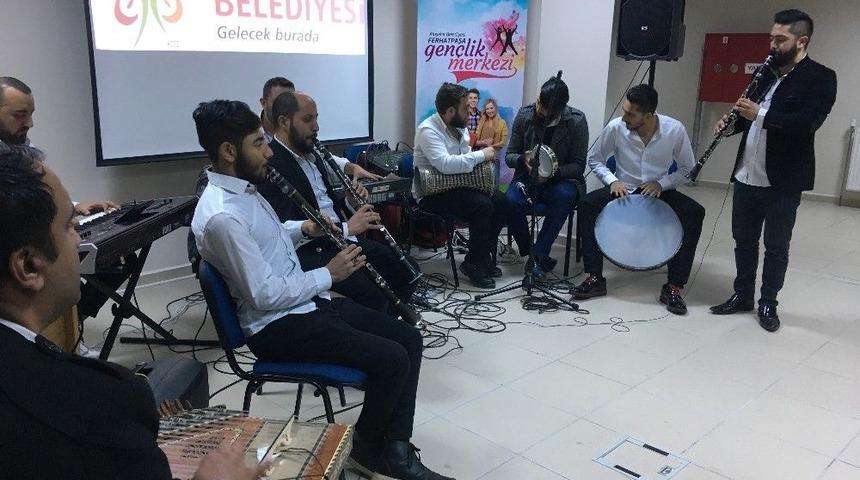 Ataşehir&rsquo;de Roman Vatandaşlara Nota Eğitimi