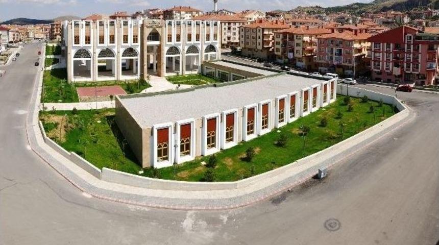 Necip Fazıl K&uuml;lt&uuml;r Merkezi A&ccedil;ılışı Bekliyor