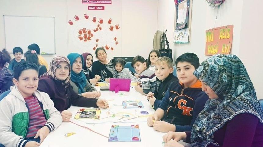 Kartepeli &Ccedil;ocuklar Anneleriyle Doyasıya Eğlendi