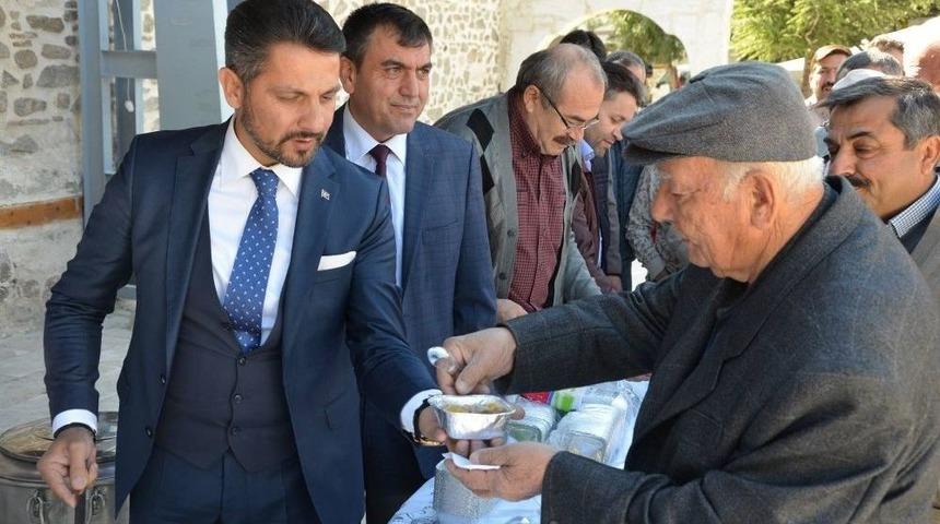 Başkan Yüzügüllü Aşure Dağıtıp Hayır Duası Aldı