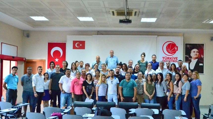 Y&uuml;zme Hakem Gelişim Semineri