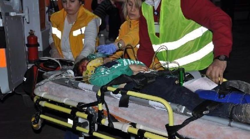 Otomobil Şarampole Yuvarlandı: 4'&uuml; &Ccedil;ocuk 7 Yaralı