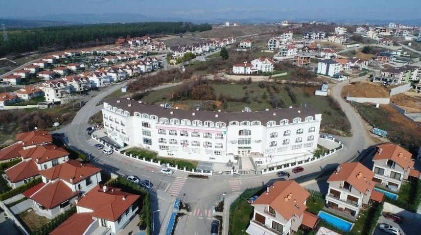 Nil&uuml;fer&rsquo;de Yaşlılar 5 Yıldızlı Huzurevinde Kalıyor