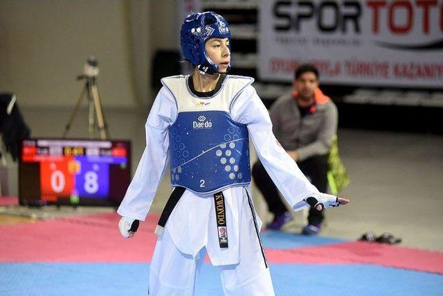 Bozüyüklü Başarılı Sporcu Hanife Ayan Ülkemizi Temsil Edecek 1