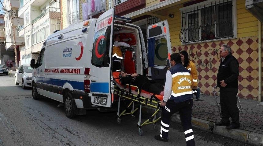 Ambulans Ekibi Taşıdıkları Hastalarla Aile Gibi Oldu