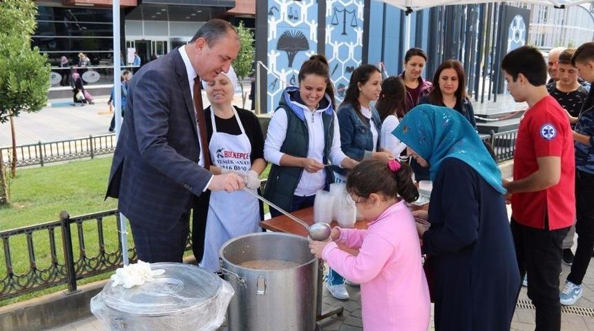 Biga Belediyesi&rsquo;nden Aşure İkramı