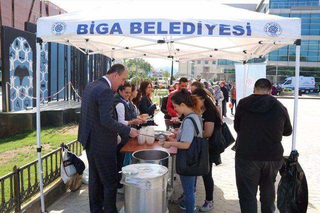 Biga Belediyesi’nden Aşure İkramı