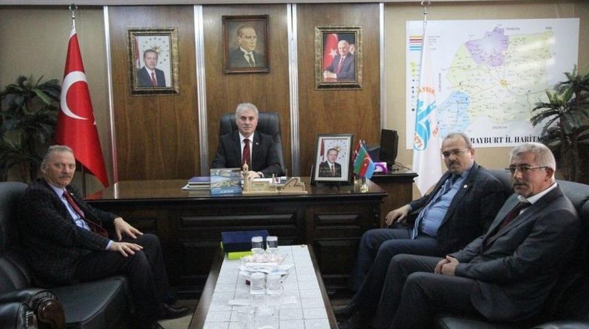 Başkan Mete Memiş&rsquo;e Teşekk&uuml;r Plaketi