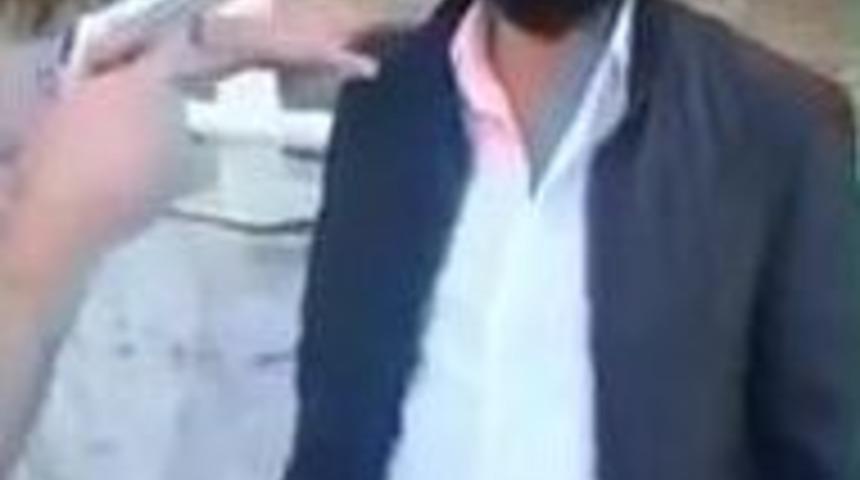 Etek Giydirip, Kendi Kendini Vurdurdular