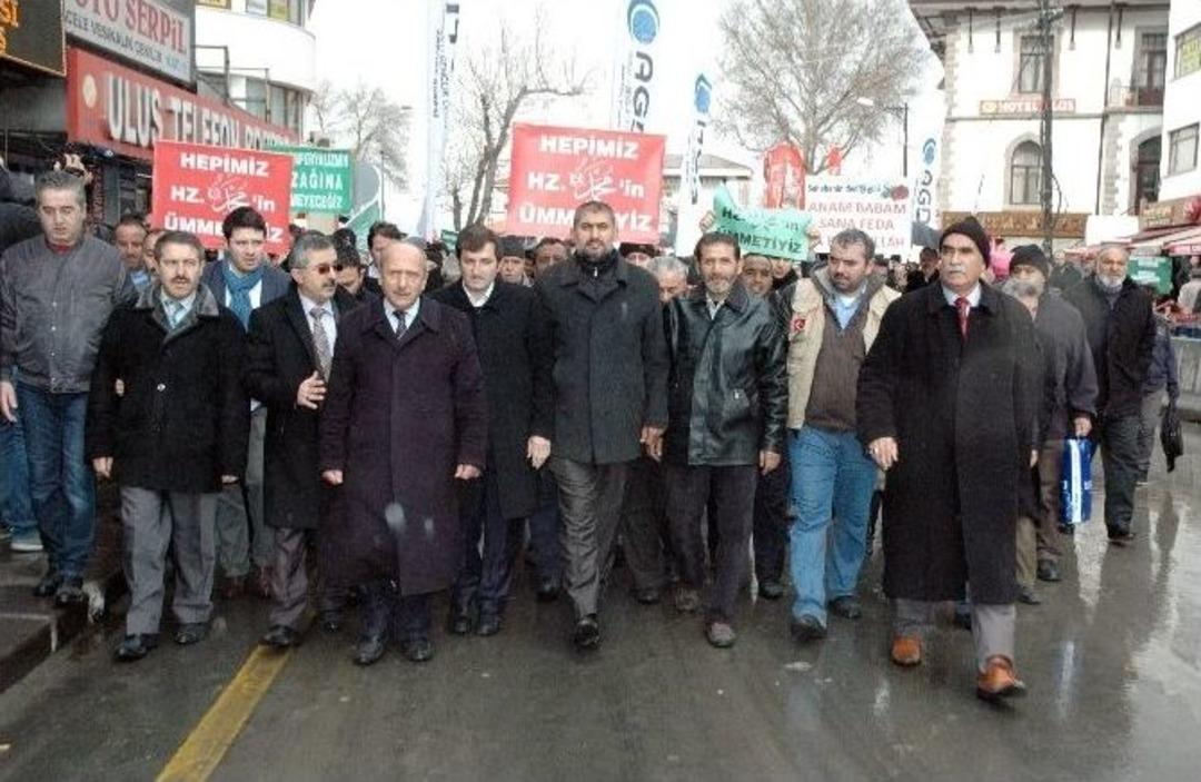 Hz. Muhammede Sevgi Y&uuml;r&uuml;y&uuml;ş&uuml;