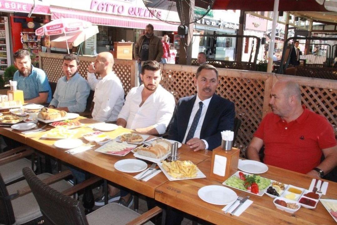 Uysal Esnafla Kahvaltıda Buluştu