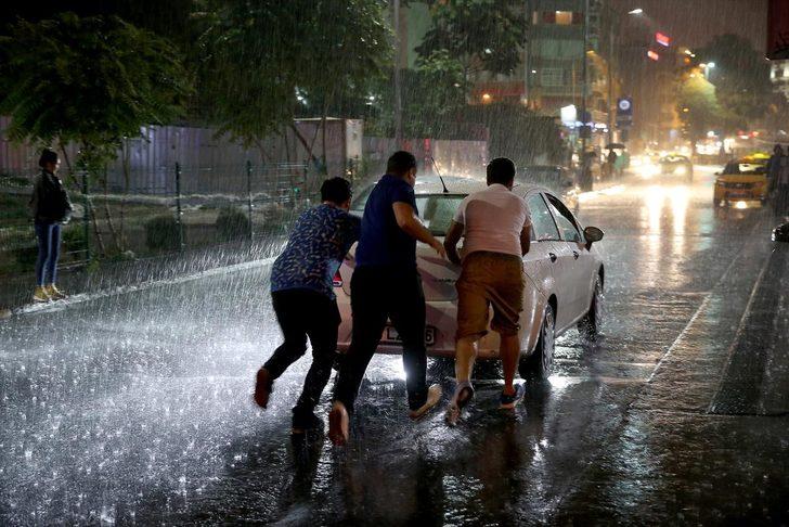 Uyarılar art arda gelmişti! İstanbul'da etkili sağanak yağış G5