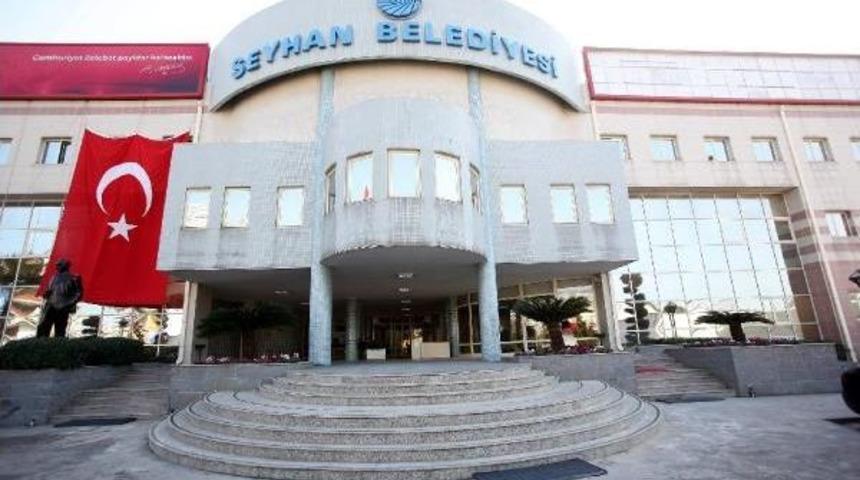 Adana Seyhan Belediyesi'ne Silahlı Saldırı