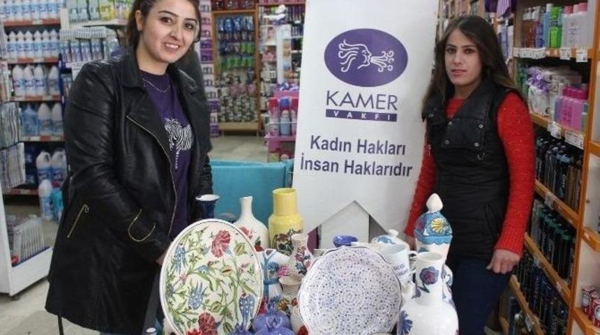 Kamer&rsquo;li Kadınlar El Emeği Seramikler İ&ccedil;in Stant A&ccedil;tı