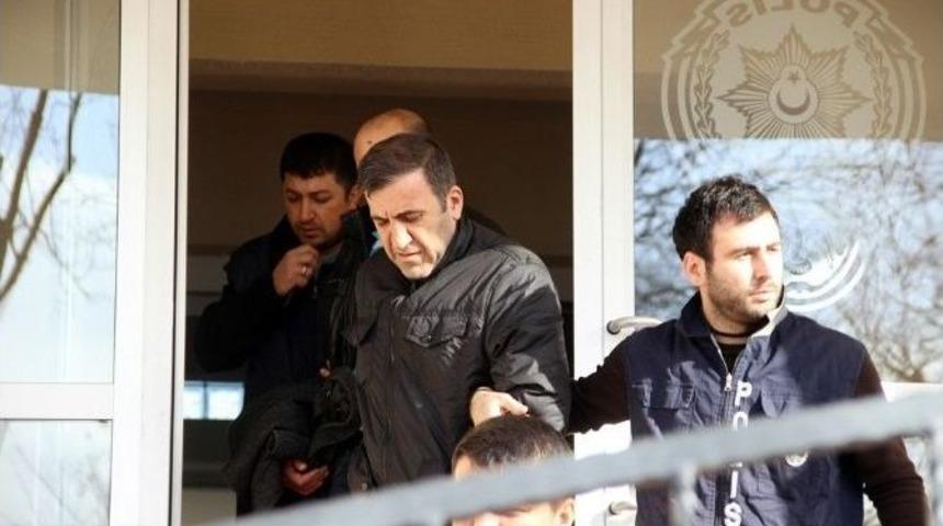 Sakarya&rsquo;da Cinayete Karıştıkları İddiasıyla G&ouml;zaltına Alınan İki Kişi Adliyeye Sevk Edildi
