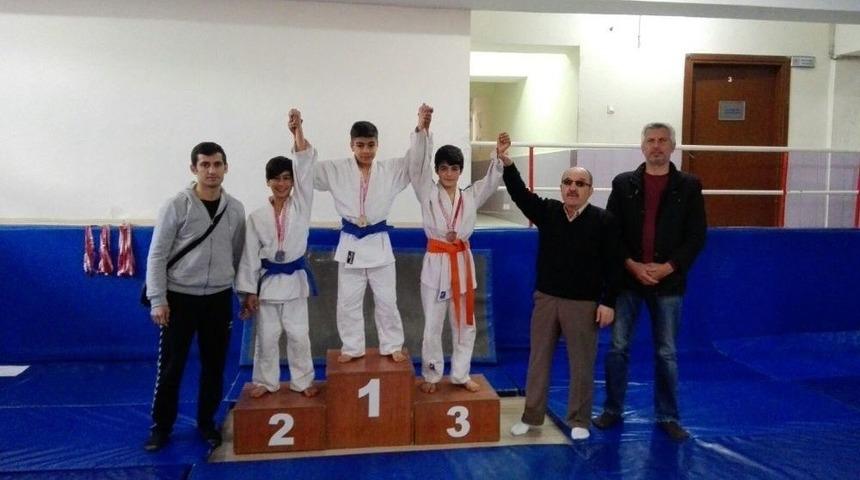 Osmaniye&rsquo;de Okul Sporları Yıldızlar Judo İl Se&ccedil;meleri Yapıldı