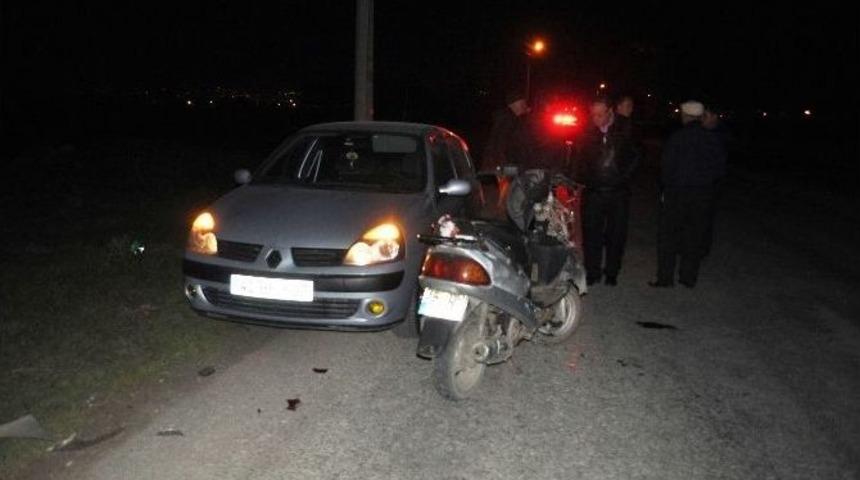 Motosiklet Otomobile &Ccedil;arptı: 1 Yaralı