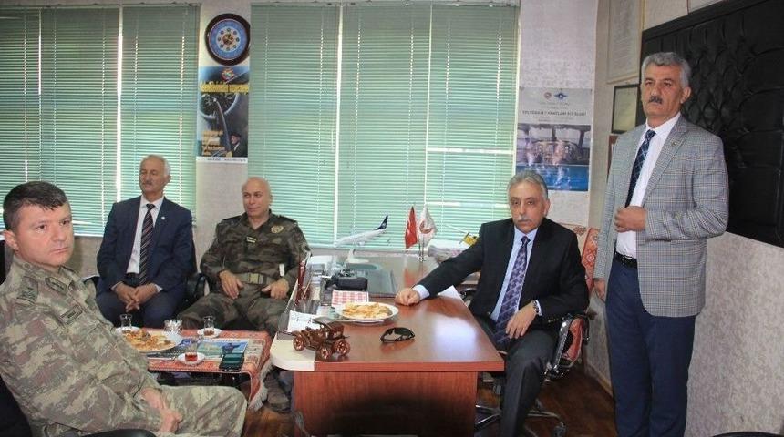 Vali Toprak, Saldırıya Uğrayan Başkan Kahraman&rsquo;ı Ziyaret Etti