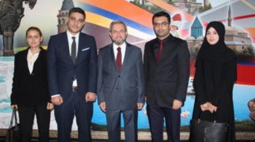 &Uuml;n&uuml;var, Denklik İsteyen Hekimleri Konuk Etti