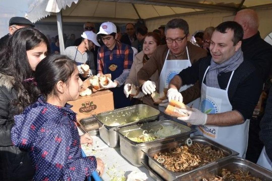&Uuml;mraniye&rsquo;de Horonlu Hamsi Festivali