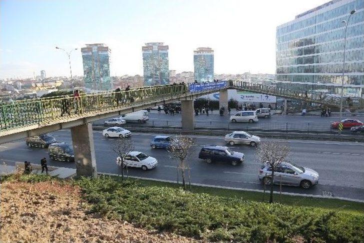 Maltepe Esenkent Yaya Üstgeçidi Kaldırıldı G1