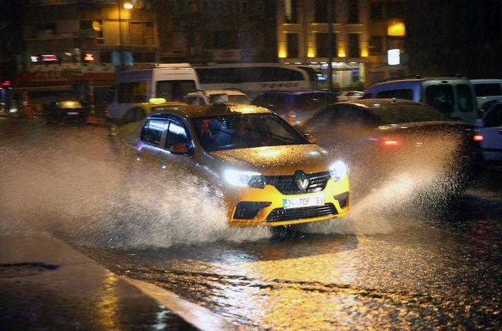 Uyarılar art arda gelmişti! İstanbul'da etkili sağanak yağış G1