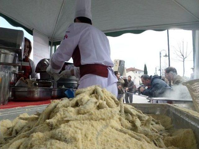 Sakarya’daki Hamsi Festivaline Yoğun İlgi