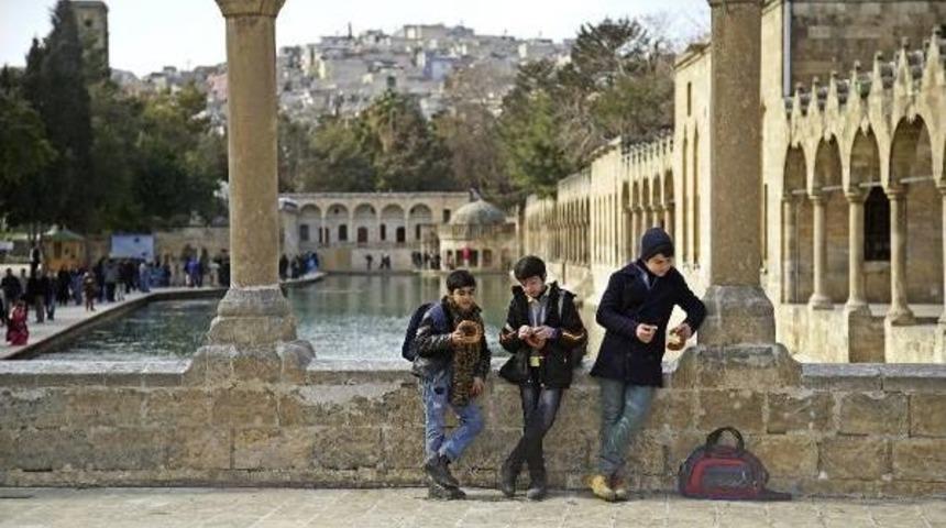 Bosnalı Y&ouml;netmen T&uuml;rkiye&rsquo;Deki Suriyeli Yetimleri Beyazperdeye Taşıdı