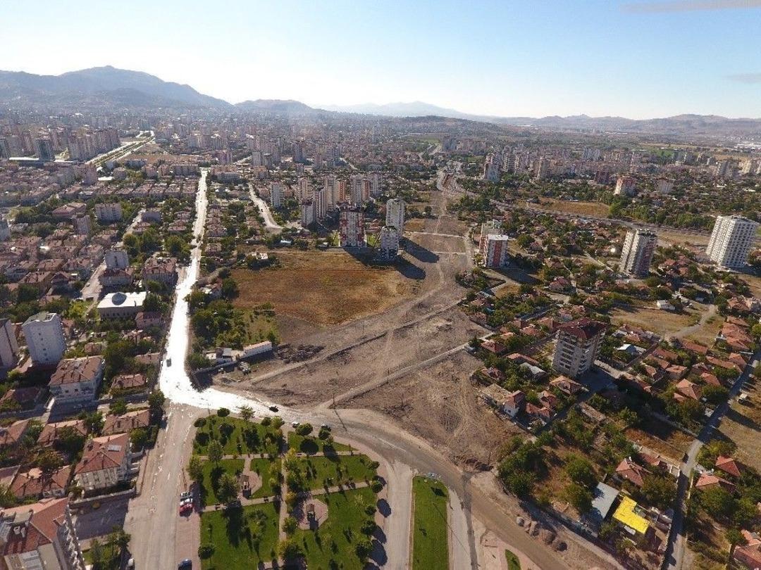 B&uuml;y&uuml;kşehir&rsquo;de Yol &Ccedil;alışmaları Devam Ediyor