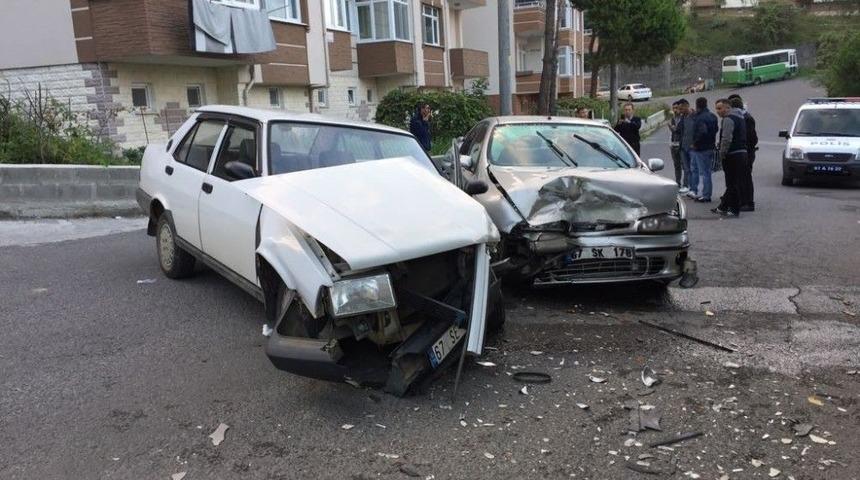 Alaplı&rsquo;da Trafik Kazası: 2 Yaralı