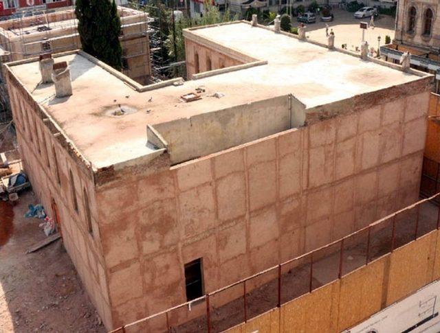 Tarihi Camiler Restore Ediliyor 1