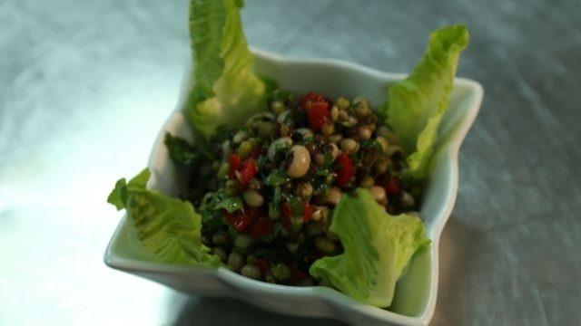 Börülce salatası nasıl servis edilir?