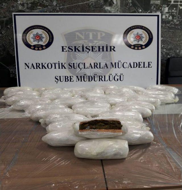 Şehir Girişinde Durdurulan Ara&ccedil;ta 17 Kilo Esrar Ele Ge&ccedil;irildi 1