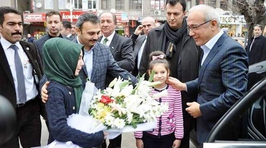 Bakan Elvan&rsquo;dan &Ccedil;orum Belediyesi&rsquo;ne Ziyaret