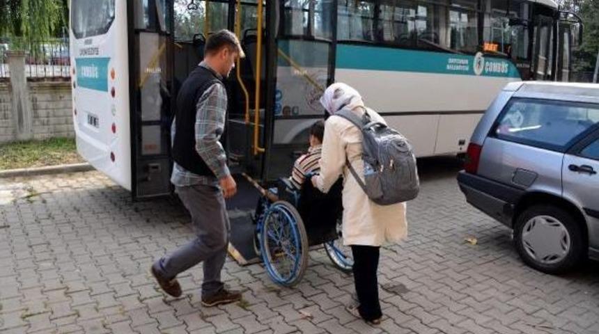 Liseli Engelli Tuana'ya &Ouml;zel Halk Otob&uuml;s&uuml;