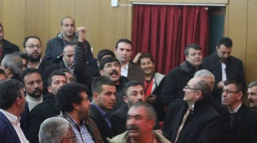 Mhp Kırşehir İl Kongresi&rsquo;nde Gerginlik