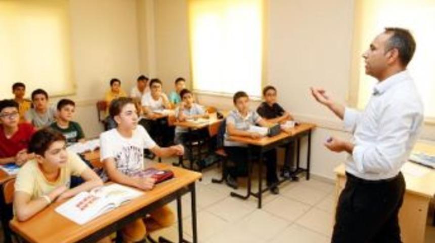 Bah&ccedil;eşehir &Uuml;niversitesi'nden Ortaokulu G&uuml;&ccedil;lendirme Ve Liseye Ge&ccedil;işte Model &Ouml;nerisi