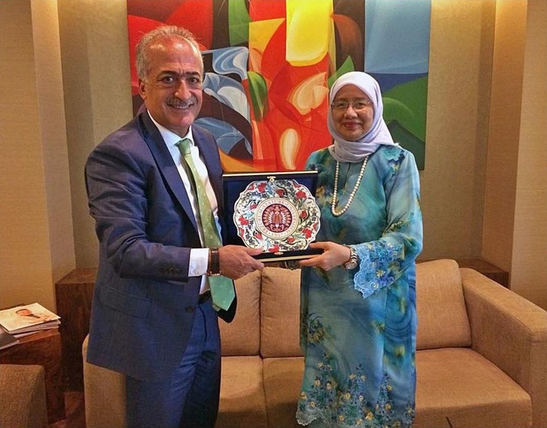 Rekt&ouml;r &Ccedil;omaklı, Malezya&rsquo;da İncelemelerde Bulundu