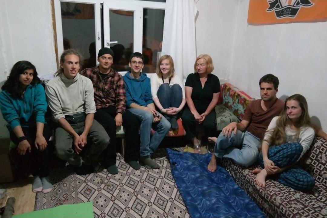 Turistler, Nişan T&ouml;reninde Y&ouml;resel Oyun Oynadı