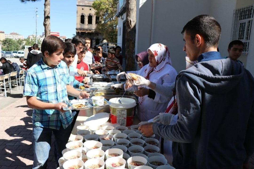 &Ouml;zel &Ccedil;ocuklardan &lsquo;&ouml;zel&rsquo; Aşure
