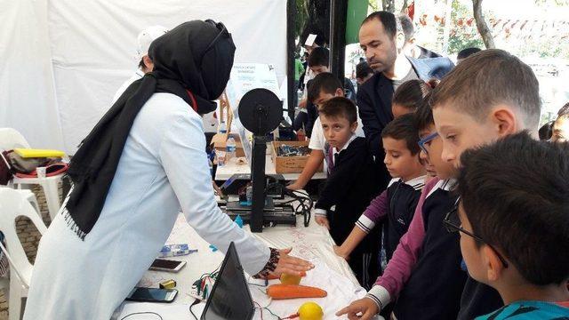 Beykoz Bilim Şenliği’nde Öğrenciler Projelerini Sergiledi