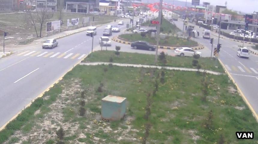 Ambulans, Kazaya Karışmaktan Son Anda Kurtuldu