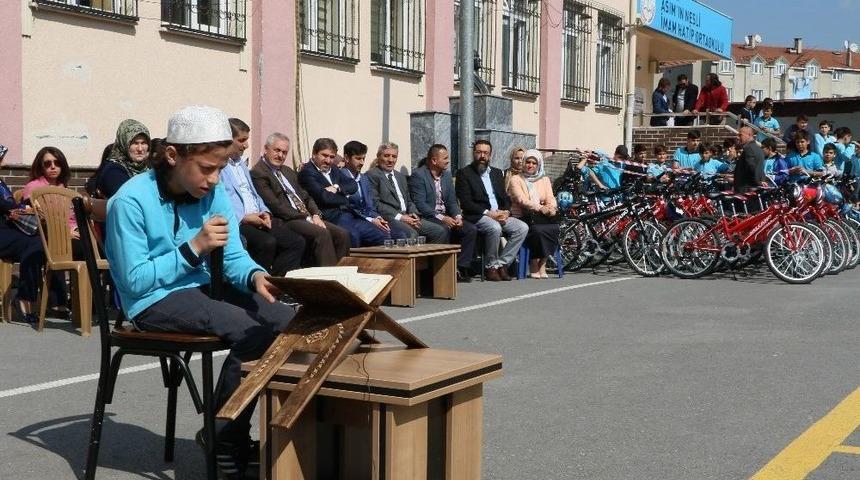 Ey&uuml;p Belediyesi&rsquo;nden 25 &Ccedil;ocuğa Bisiklet
