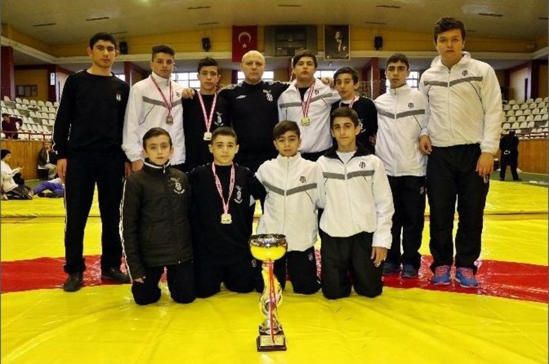 Minderde Zirvenin Adı &rsquo;beşiktaş&rsquo; Oldu